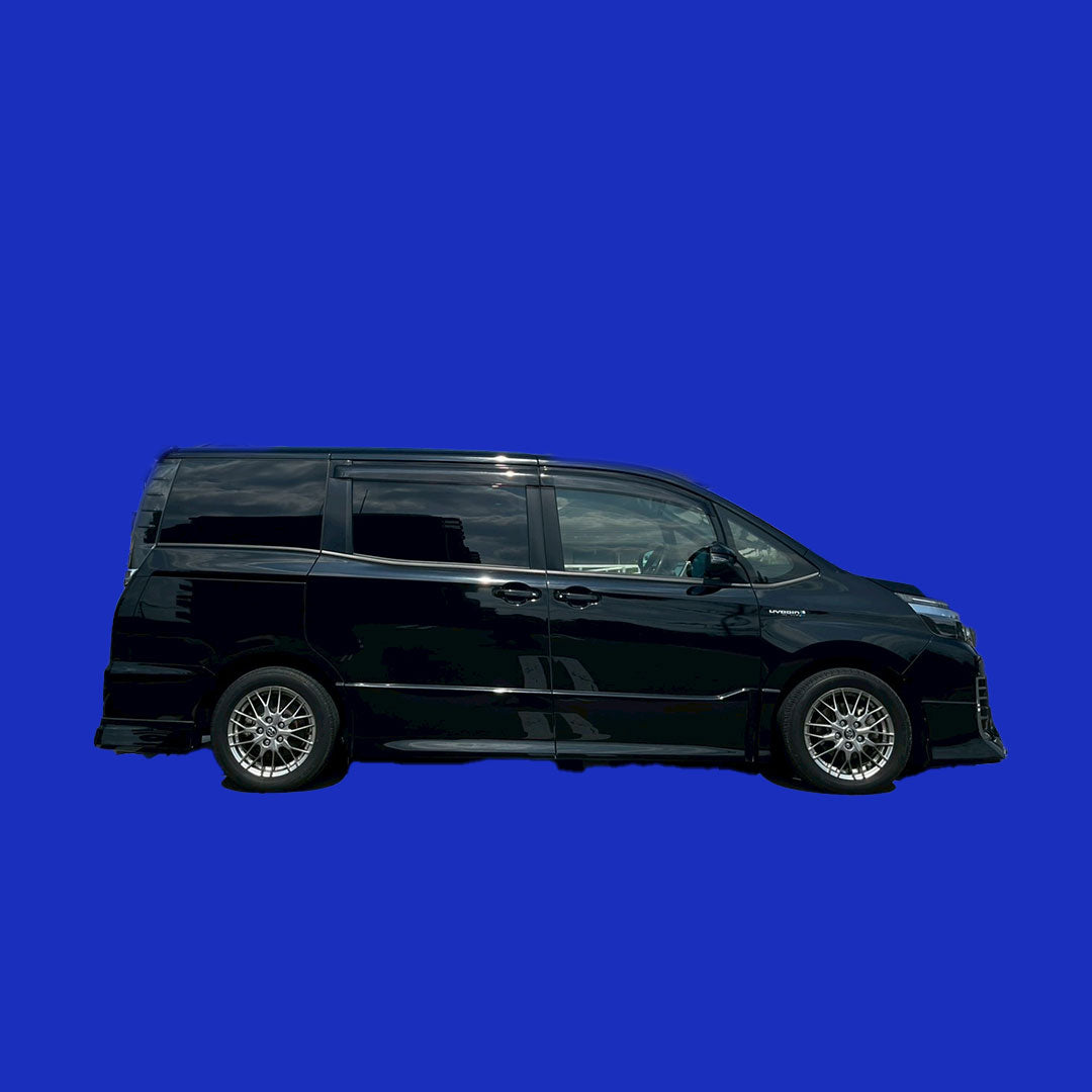 トヨタ ヴォクシー ZS (ハイブリッド)