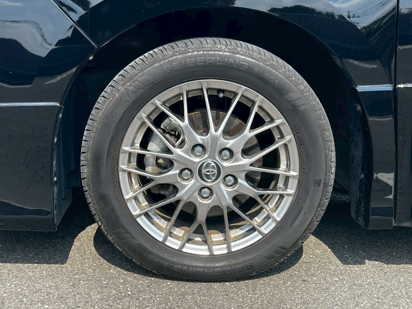 トヨタ ヴォクシー ZS (ハイブリッド)
